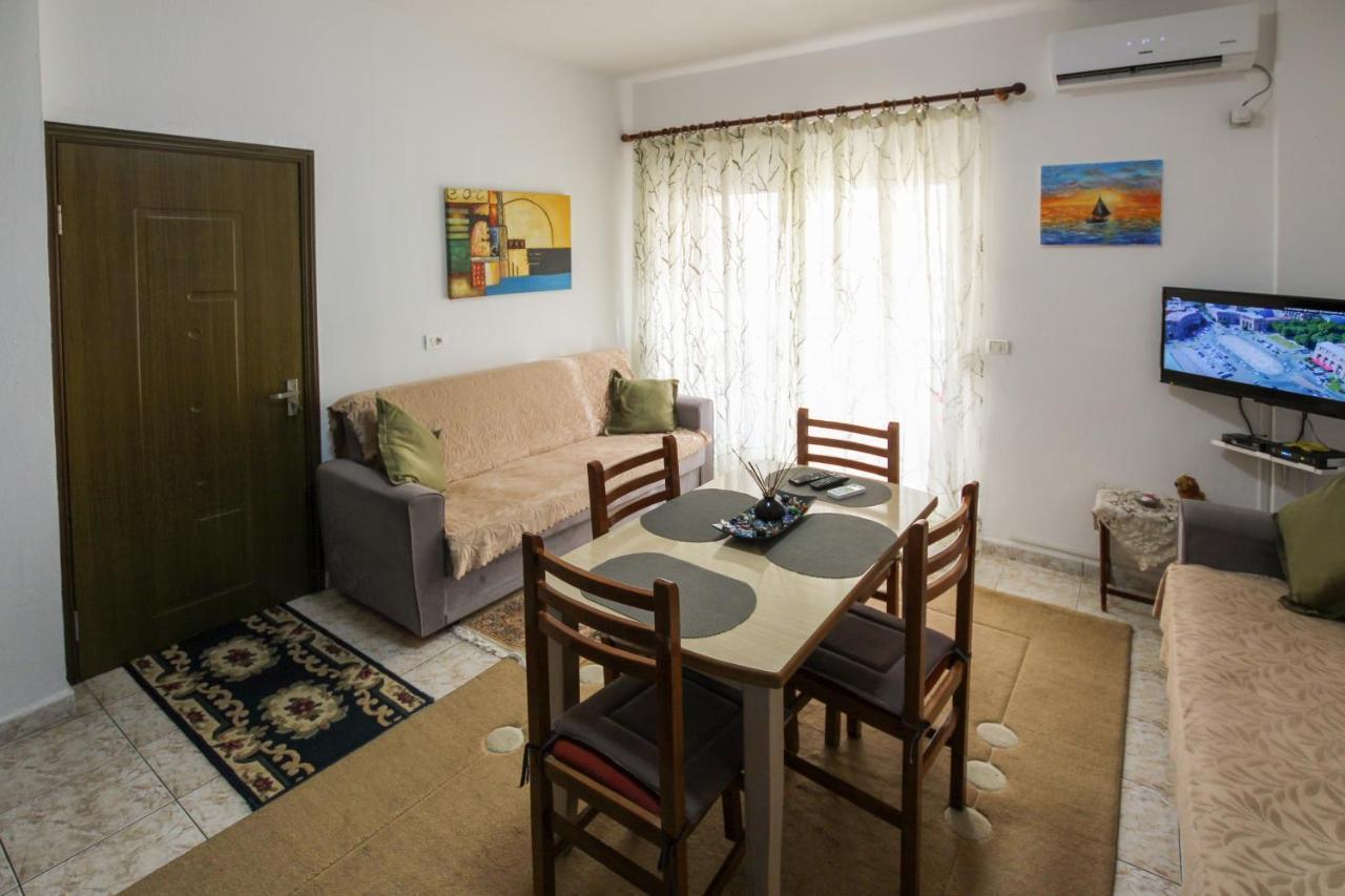 1 Bedroom Apartment With Fast Internet And Sea View Balcony In ดูร์เรส ภายนอก รูปภาพ